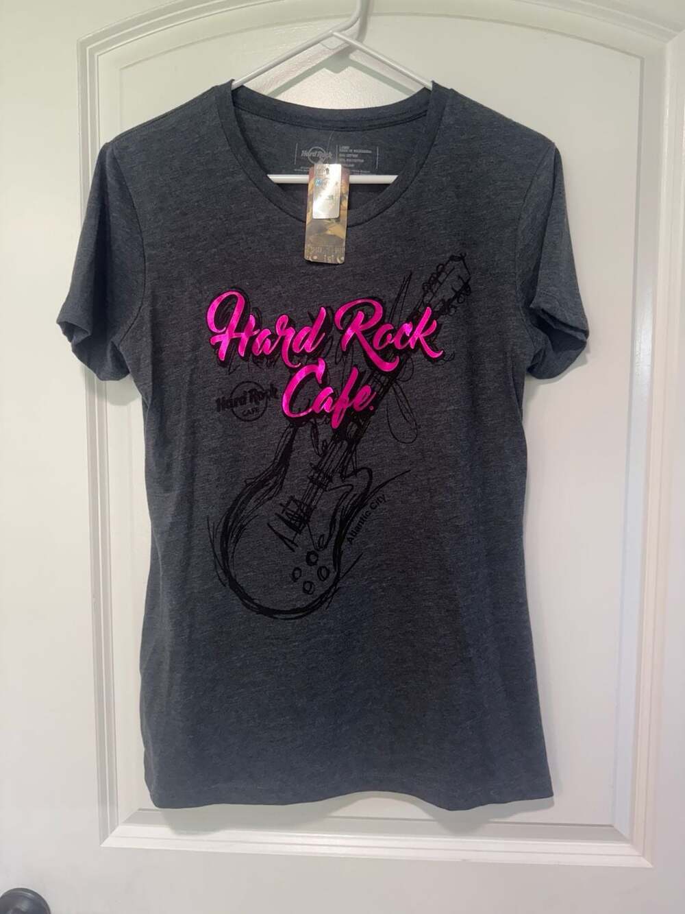 Hard Rock Cafe Atlantic City Guitar Graphic Tee Pink Metallic Women’s L NWT